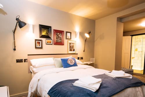 The Warwick by Nestor, Room