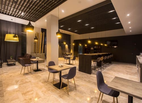 Hampton by Hilton David