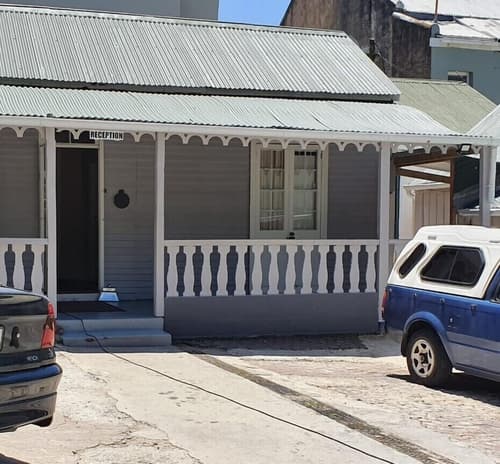 The Monument Guesthouse, Reception