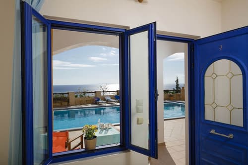 Sfakian Horizon, Interior entrance