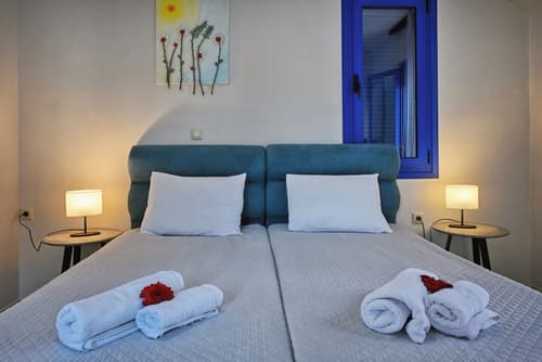 Sfakian Horizon, Room