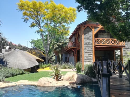 Ikamu's lodge, Primary image