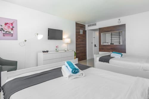 Girasole Apartments, Room
