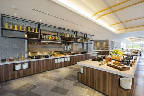 Hilton Okinawa Sesoko Resort, Restaurant