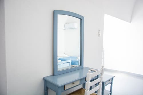 Carlos Pension, Room