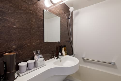 Five Hotel Osaka, Bathroom