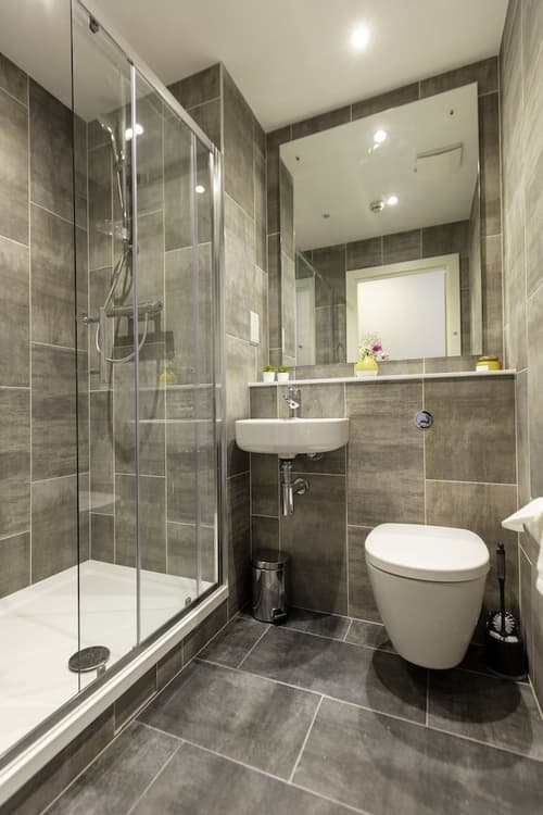 The Westwood Apartments, Bathroom