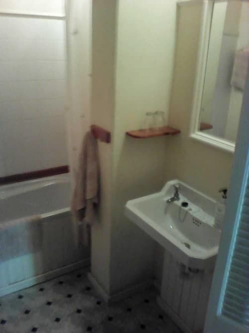 Montagu Manor, Bathroom