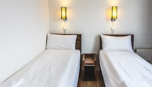 Central City Apartments, Room