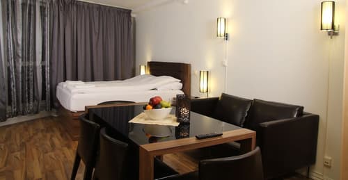 Central City Apartments, Room