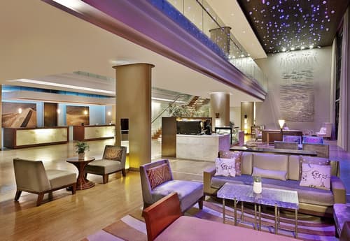 Hilton Windhoek, Lobby sitting area