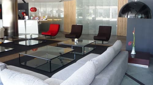 Yomo Mola Park, Lobby sitting area