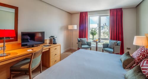 Pembroke Hotel, Room