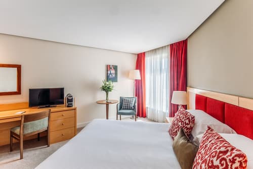 Pembroke Hotel, Room