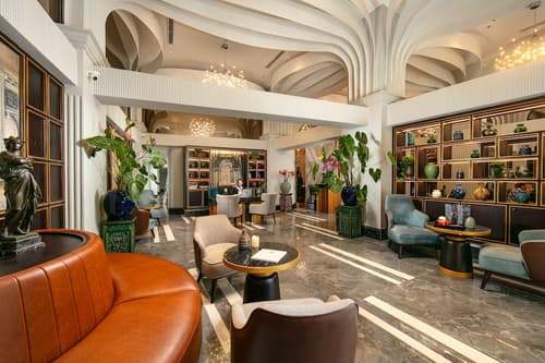 May De Ville Lakeside Hotel, Lobby