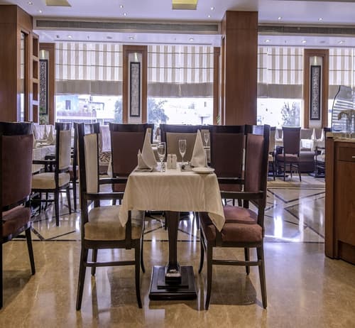 Sarovar Portico Jaipur, Restaurant