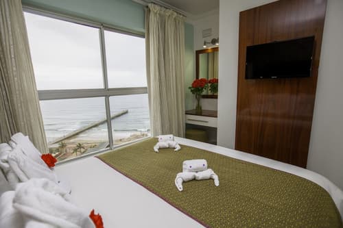 First Group The Palace All-Suite, Room