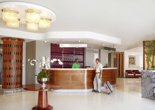 First Group The Palace All-Suite, Check-in/check-out kiosk