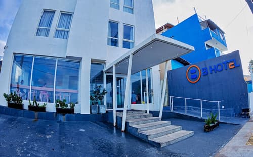 B Hotel, Primary image