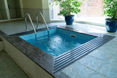 Al Ain Palace Hotel, Indoor pool