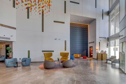 Millennium Central Downtown, Lobby sitting area