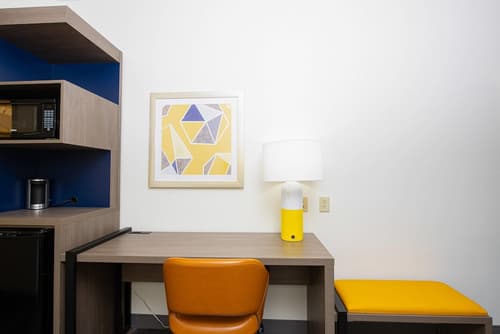 Comfort Suites Oil Center, Room