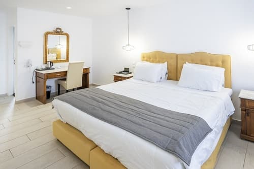 Smy Mediterranean White Santorini, Room