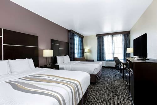La Quinta Inn & Suites by Wyndham Denver Gateway Park
