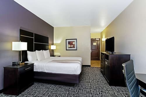 La Quinta Inn & Suites by Wyndham Denver Gateway Park