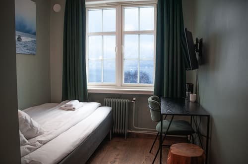 Trolltunga Hotel