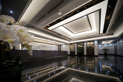 V Hotel Lavender, Lobby