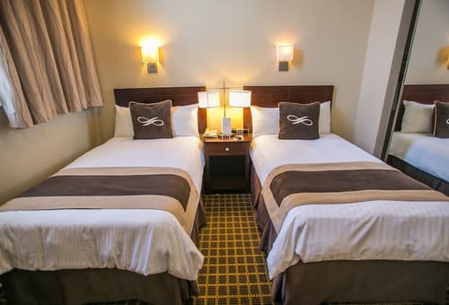 Pointe Plaza Hotel, Room