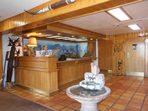 Grand Canyon Inn, Reception