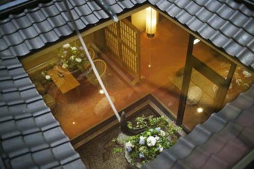 Honjin Hiranoya Kachoan, Lobby sitting area