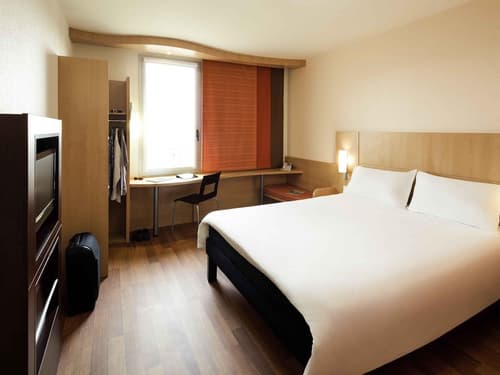 ibis Barcelona Santa Coloma