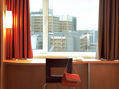 ibis Barcelona Santa Coloma