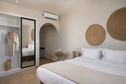 The Noverian Bios Santorini, Room