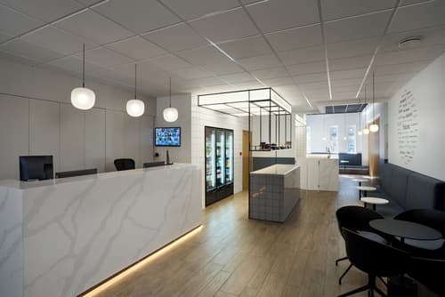 Hotel Klettur, Reception