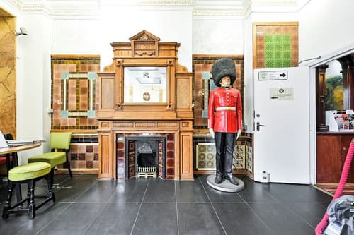 City London Hotel