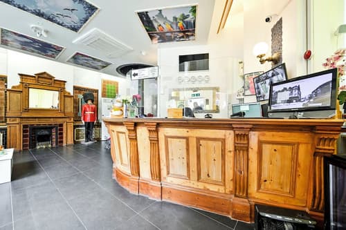City London Hotel