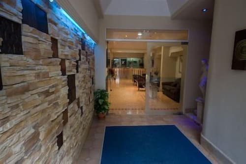 Catalina Park, Interior entrance