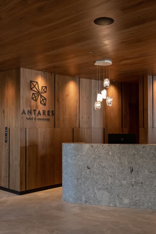 Hotel Antares, 