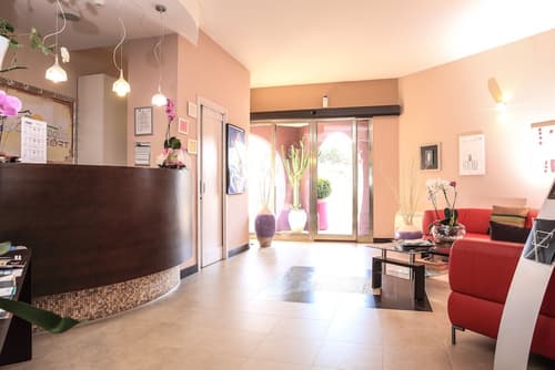 Bajaloglia Resort, Interior entrance