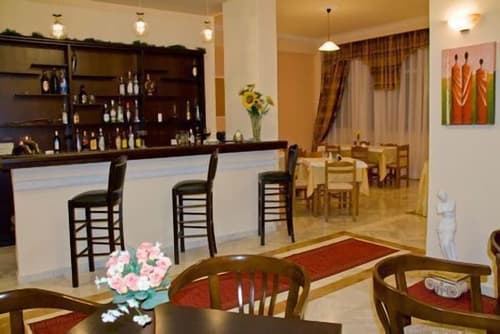 Alexiou Hotel, Bar (on property)