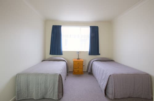 AAA Thames Court Motel