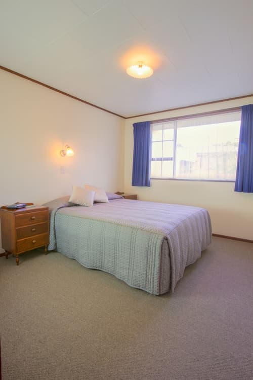 AAA Thames Court Motel