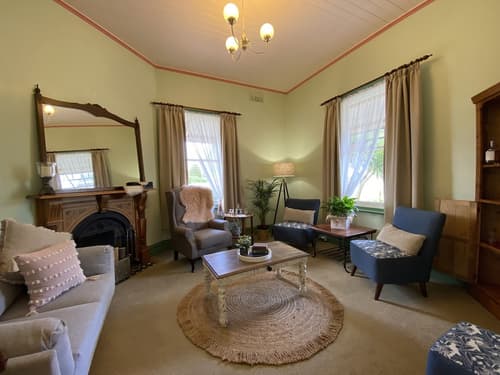 Hanlon Guest House, Lobby sitting area