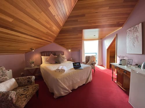 Hanlon Guest House, Room