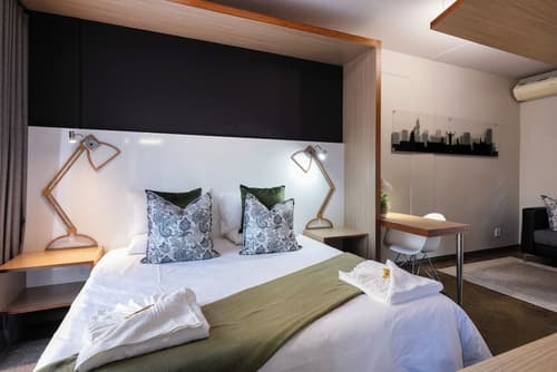 Akanani Apartments, Room