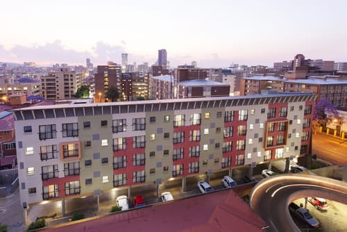Akanani Apartments, Courtyard
